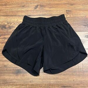 Women’s Sise 4 Lululemon shorts